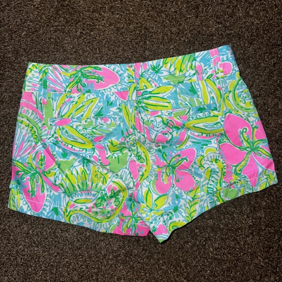Lilly Pulitzer Walsh Short in Coconut Jungle - Picture 3 of 10